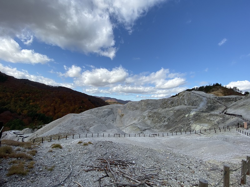 iphone 11proで撮影した秋田県川原毛地獄の紅葉の写真