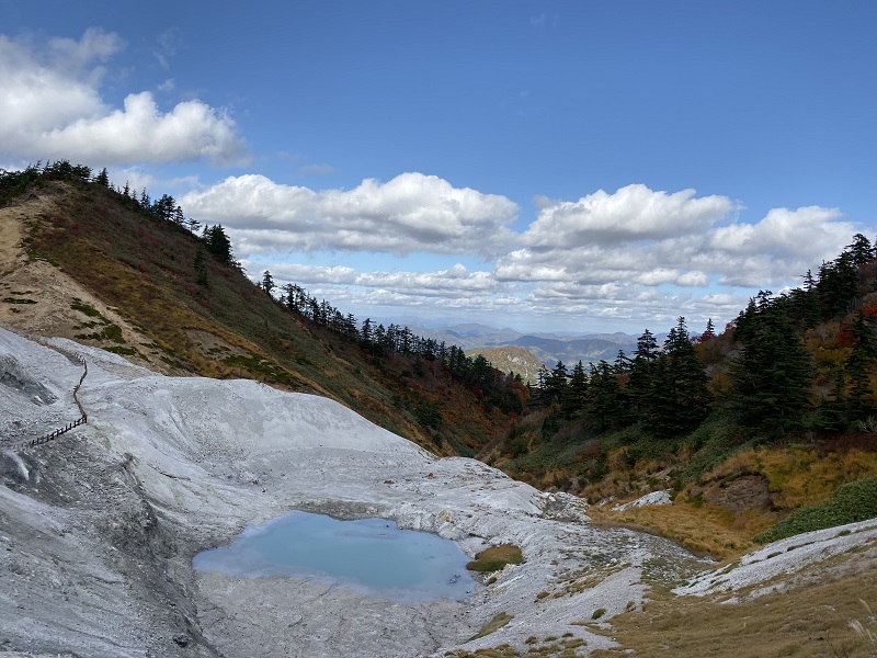 iphone 11proで撮影した秋田県川原毛地獄の紅葉の写真