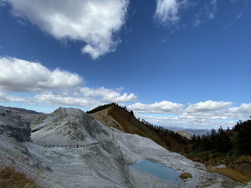 iphone 11proで撮影した秋田県川原毛地獄の紅葉の写真