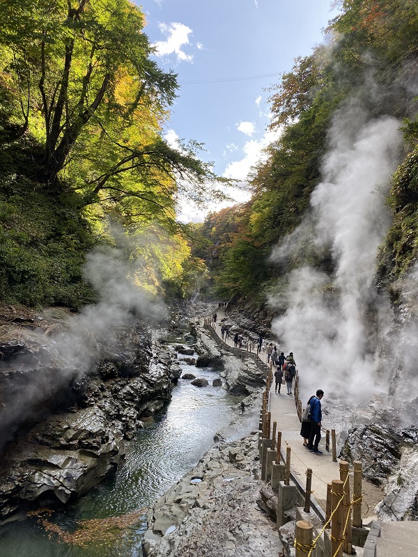 小安峡の秋の紅葉の写真