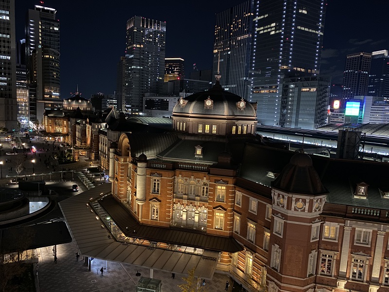 東京駅の夜景の写真