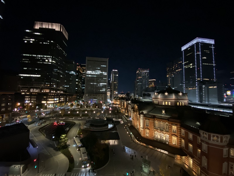 東京駅の夜景の写真