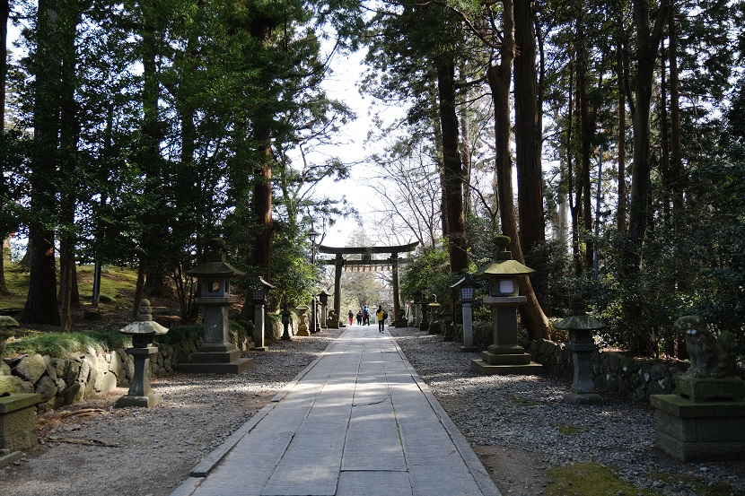 塩釜神社境内内の写真