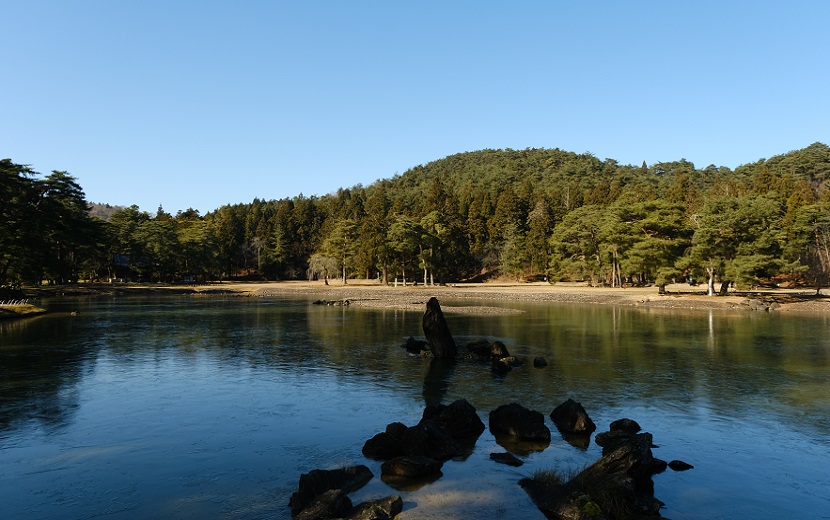 四寺回廊毛越寺の庭園の風景写真