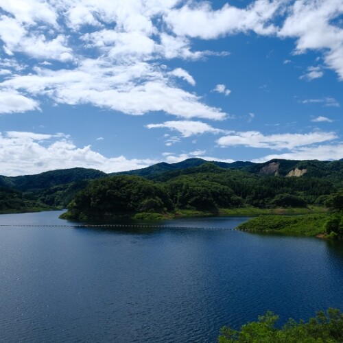 荒砥沢ダムの7月の風景写真