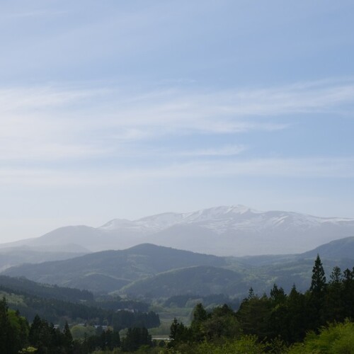 五月の栗駒山の風景写真