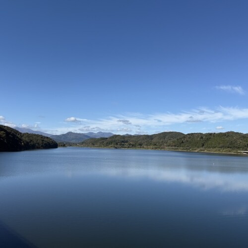 釜房湖の秋の風景