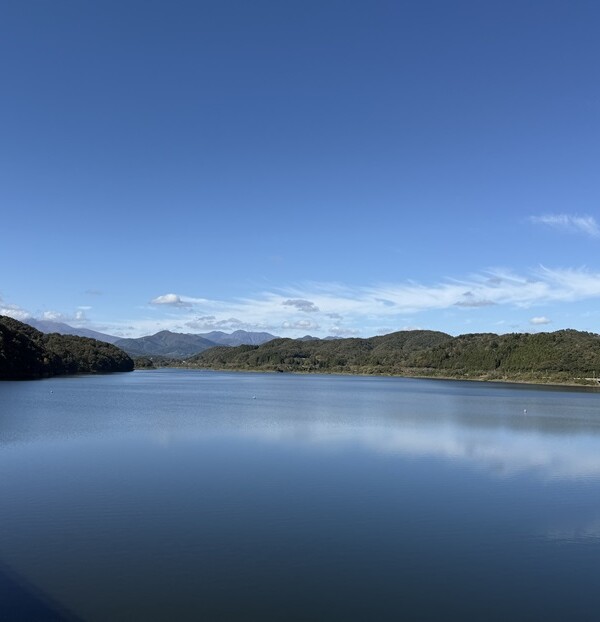 釜房湖の秋の風景