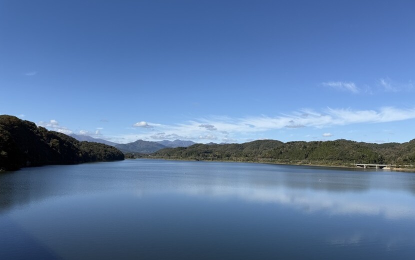 釜房湖の秋の風景